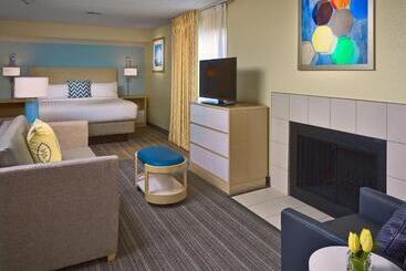 اقامتگاه Sonesta Es Suites Burlington Vt