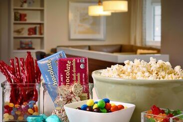 اقامتگاه Sonesta Simply Suites Memphis East Poplar Pike