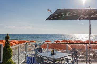 Sea Crest Beach Resort