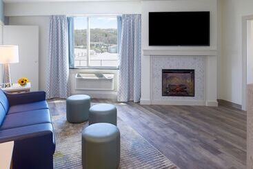 Sea Crest Beach Resort