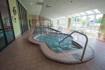 Riveredge Resort