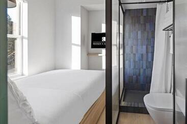 Riverside Tower Hotel