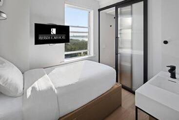 Riverside Tower Hotel