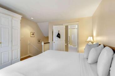 Admiral Fell Inn Baltimore Harbor, Ascend Hotel Collection