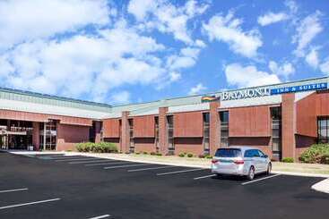 هتل Baymont By Wyndham Elkhart