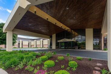 هتل Baymont By Wyndham Elkhart