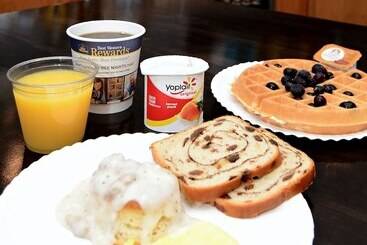 هتل Surestay By Best Western Kansas City Country Inn North