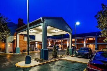 هتل Surestay By Best Western Kansas City Country Inn North