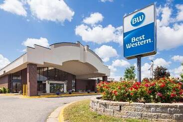 هتل Americinn By Wyndham Grand Rapids Airport North