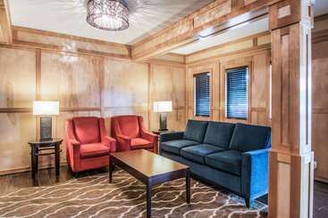 هتل Comfort Inn & Suites Vancouver Downtown City Center