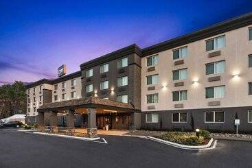 هتل Comfort Inn & Suites Vancouver Downtown City Center