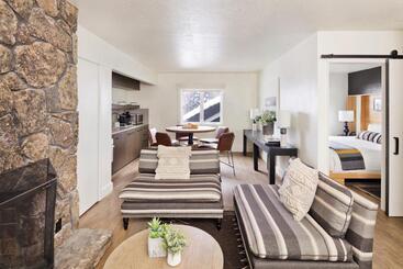 هتل Gravity Haus Jackson Hole