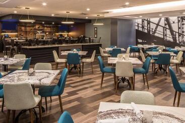 Crowne Plaza Hotel And Suites Pittsburgh South, An Ihg