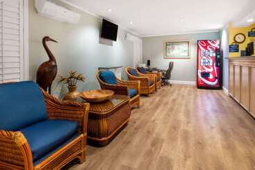 هتل Days Inn By Wyndham Maui Oceanfront