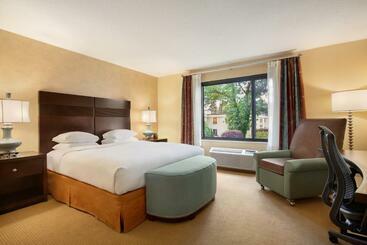 Отель Doubletree By Hilton  Boston  Bedford Glen