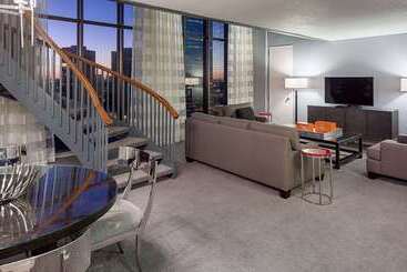 Doubletree By Hilton Hotel Houston   Greenway Plaza