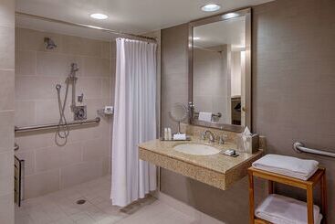 Doubletree By Hilton Hotel Houston   Greenway Plaza