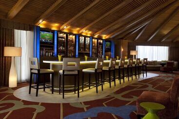 Doubletree By Hilton Hotel Houston   Greenway Plaza