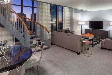 Doubletree By Hilton Hotel Houston   Greenway Plaza