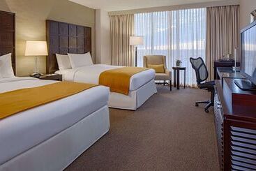 Doubletree By Hilton Hotel Houston   Greenway Plaza