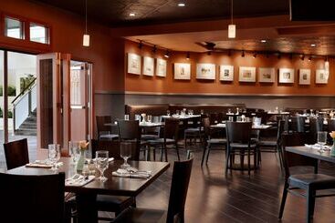 هتل Doubletree By Hilton Minneapolis Park Place