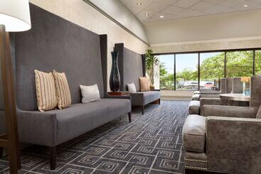 هتل Doubletree By Hilton Minneapolis Park Place