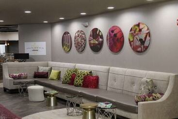 هتل Doubletree By Hilton Winston Salem University