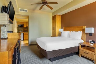 هتل Embassy Suites Lake Tahoe Resort
