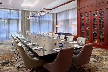هتل Emory Conference Center