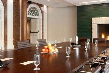 هتل Hanover Inn Dartmouth