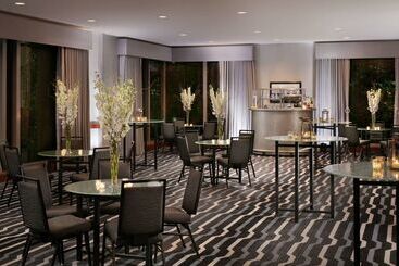 هتل Hilton Boston Logan Airport