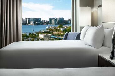 هتل Hilton Boston Logan Airport