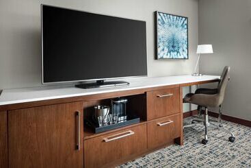 هتل Hilton Boston Logan Airport