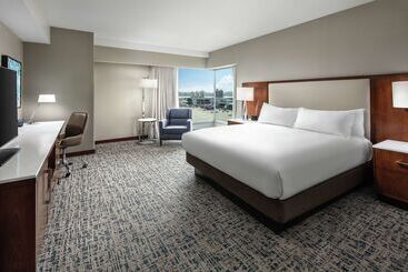 هتل Hilton Boston Logan Airport