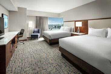 هتل Hilton Boston Logan Airport