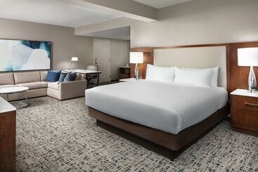 هتل Hilton Boston Logan Airport