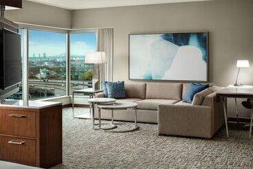 هتل Hilton Boston Logan Airport