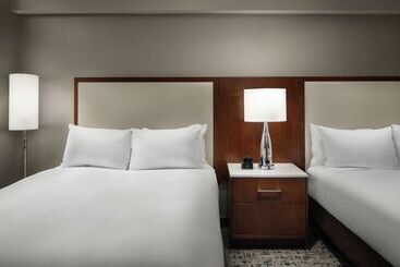 هتل Hilton Boston Logan Airport