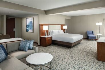 هتل Hilton Boston Logan Airport