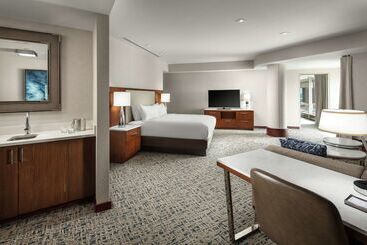 هتل Hilton Boston Logan Airport
