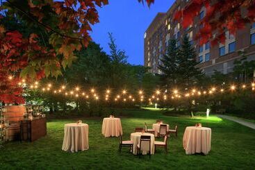 هتل Hilton Boston Logan Airport