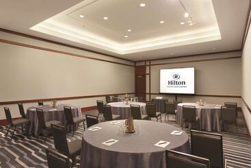 هتل Hilton Boston Logan Airport