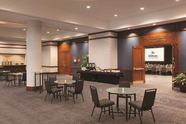 هتل Hilton Boston Logan Airport