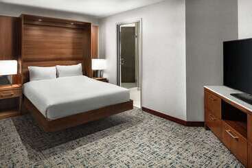 هتل Hilton Boston Logan Airport