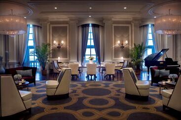 هتل Hilton Chicago