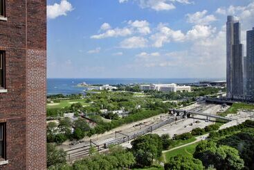 هتل Hilton Chicago