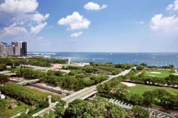 هتل Hilton Chicago