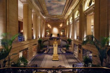 هتل Hilton Chicago