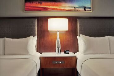 هتل Hilton Chicago