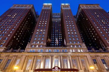 هتل Hilton Chicago